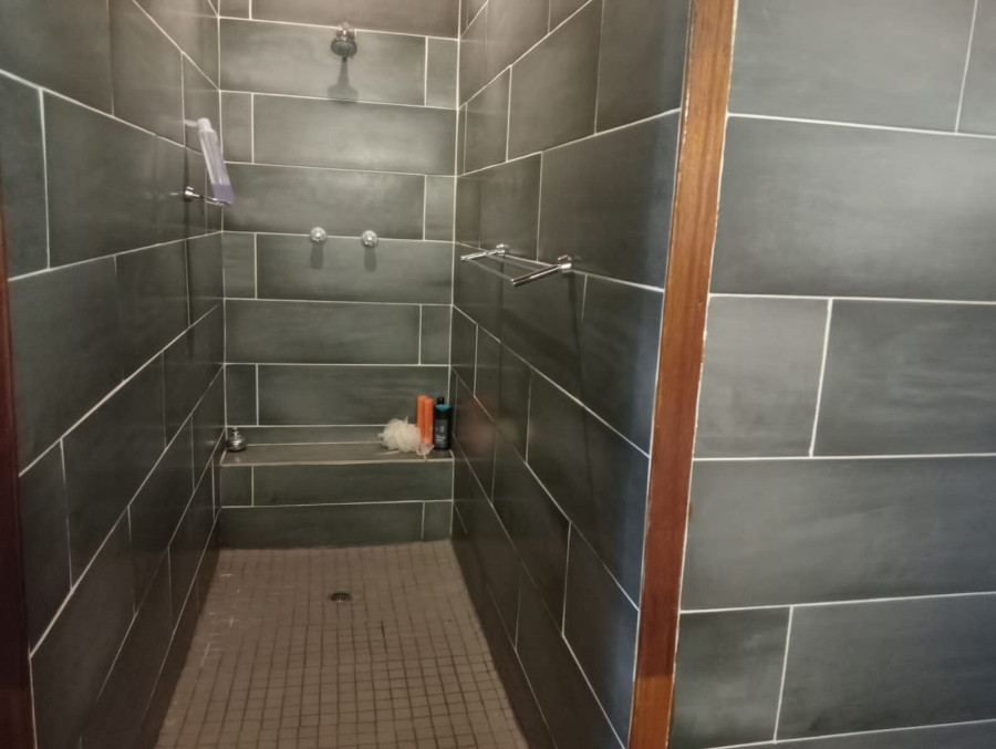 5 Bedroom Property for Sale in Kuruman Northern Cape